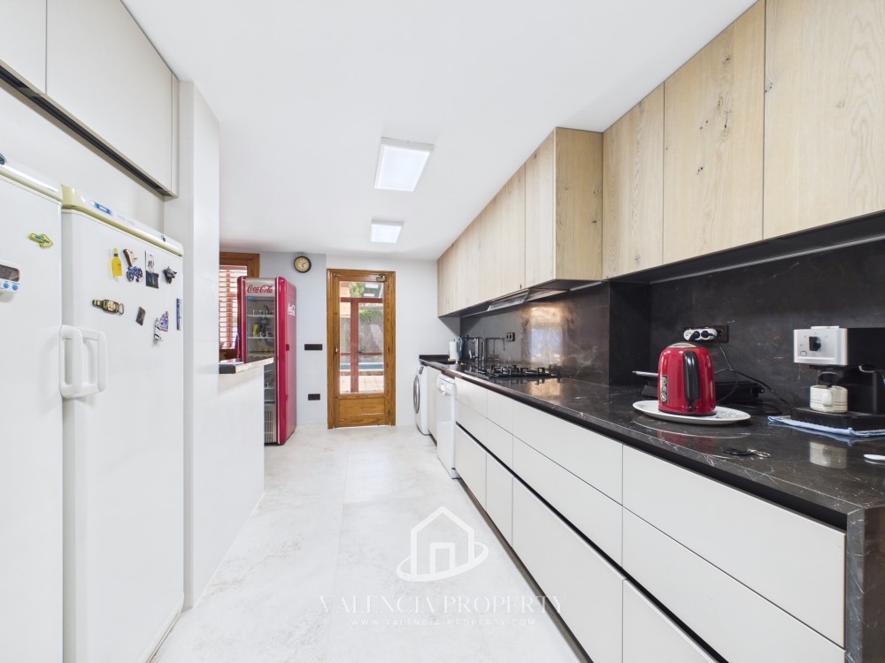 Property 2503 - Image 17